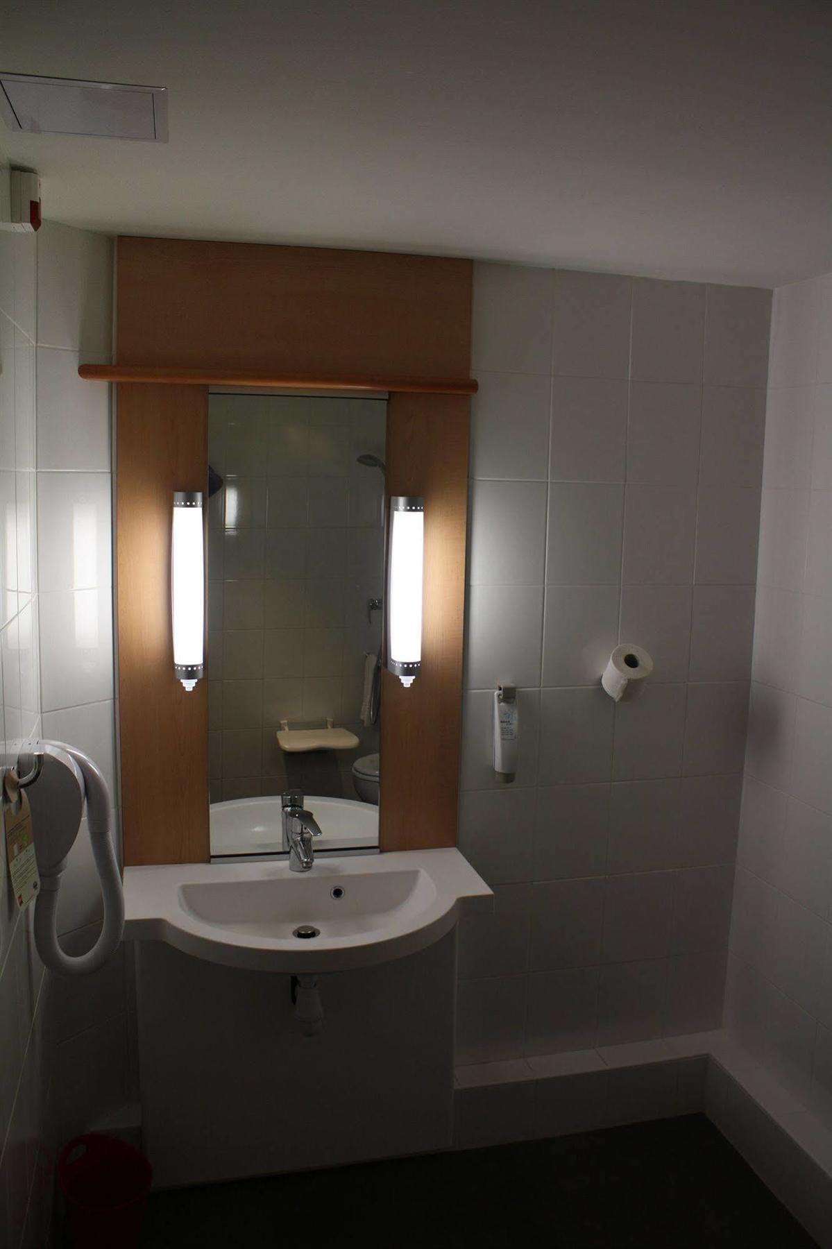 Hotell Ibis Aeroport Promenade Des Nice